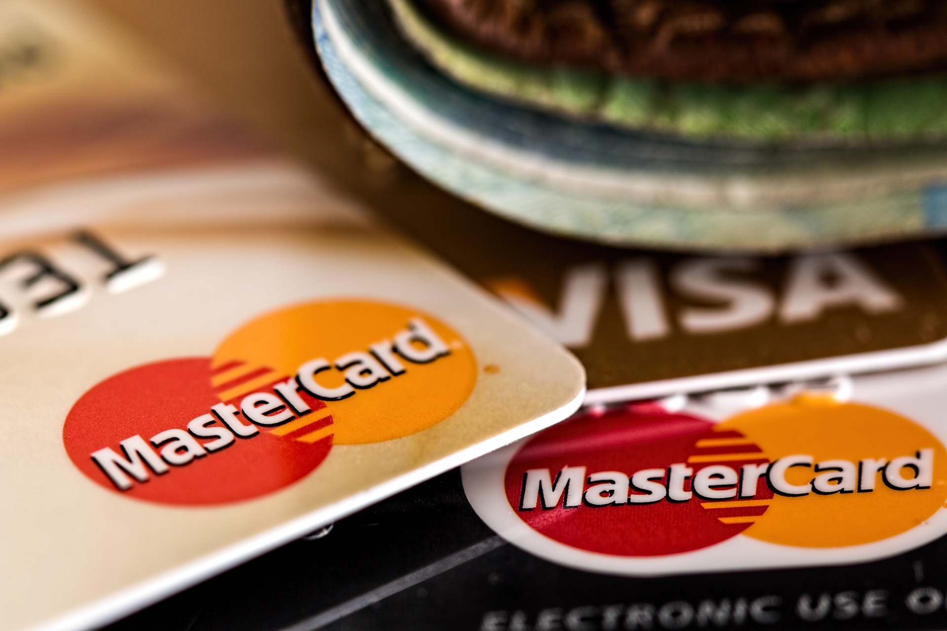 Bank Card Image of bank card tapping for payment - Moving to Australia on WHV